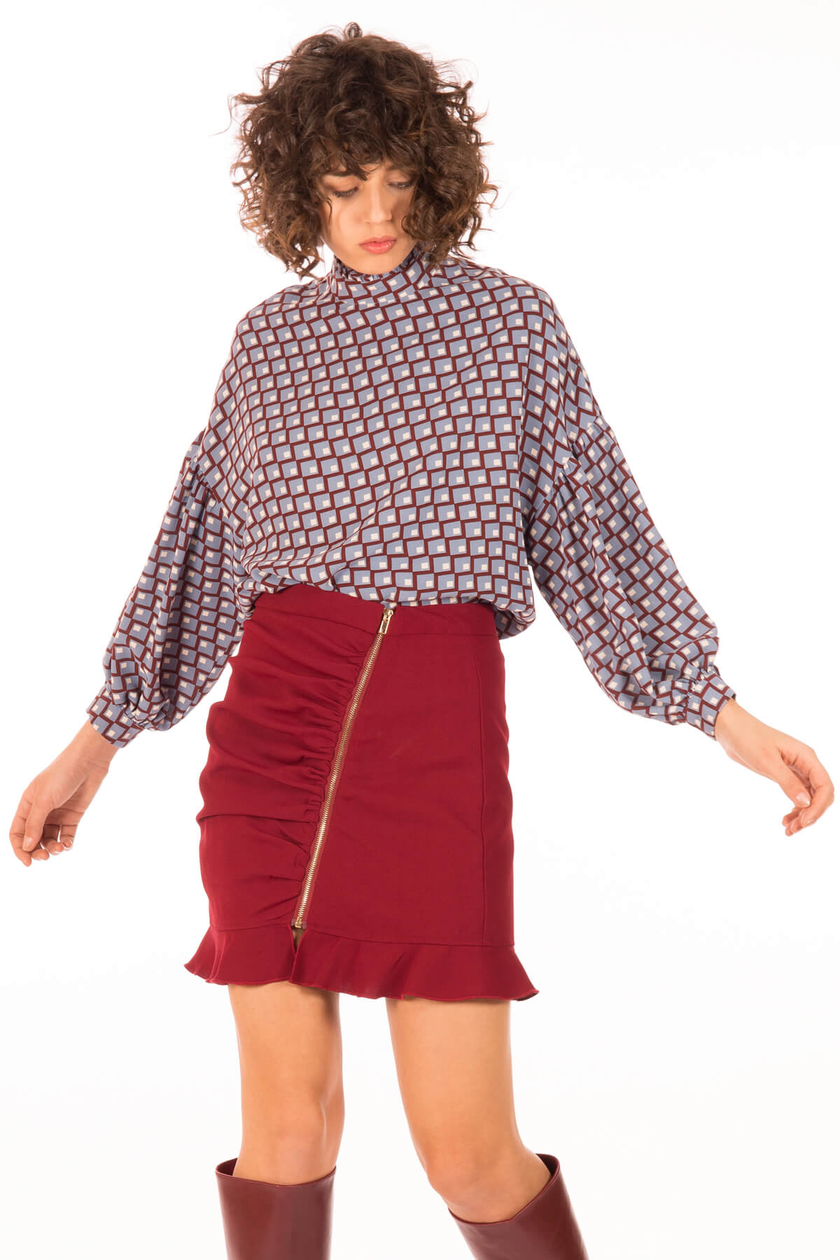 Frente de blusa com padrão geométrico para mulher da Minueto