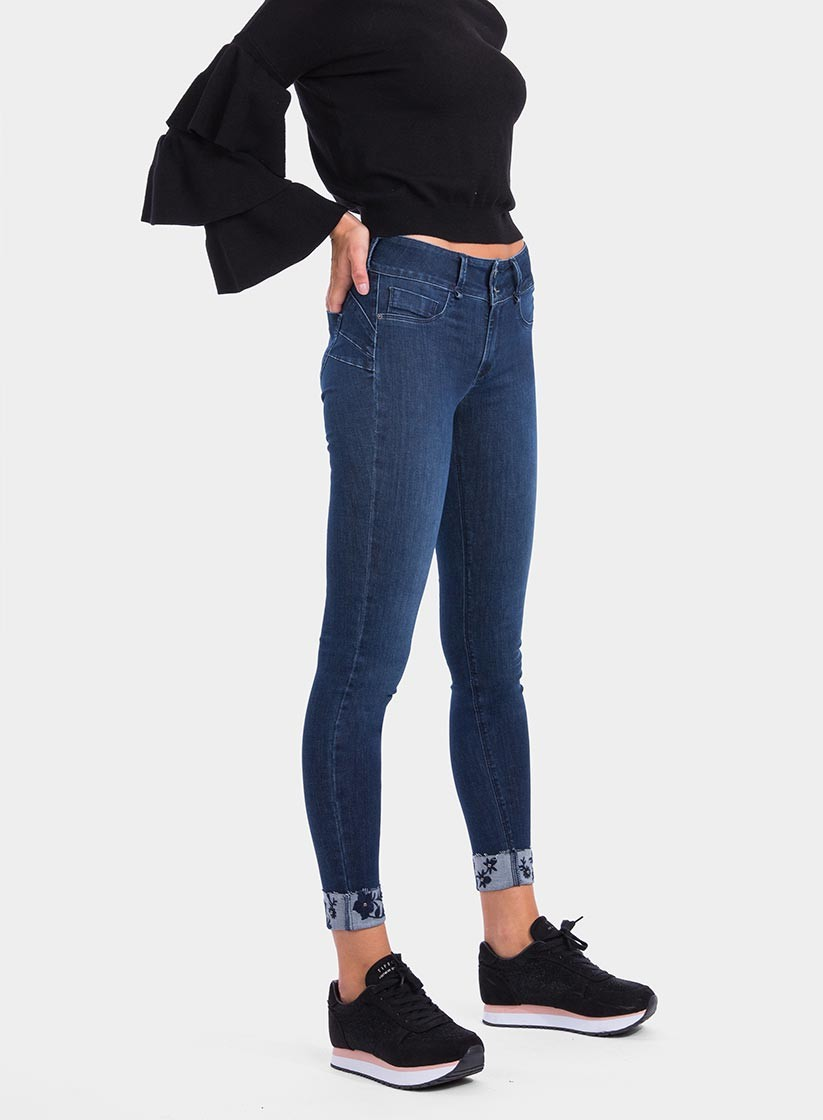 Frente das calças de ganga onesize_double Up Skinny da Tiffosi