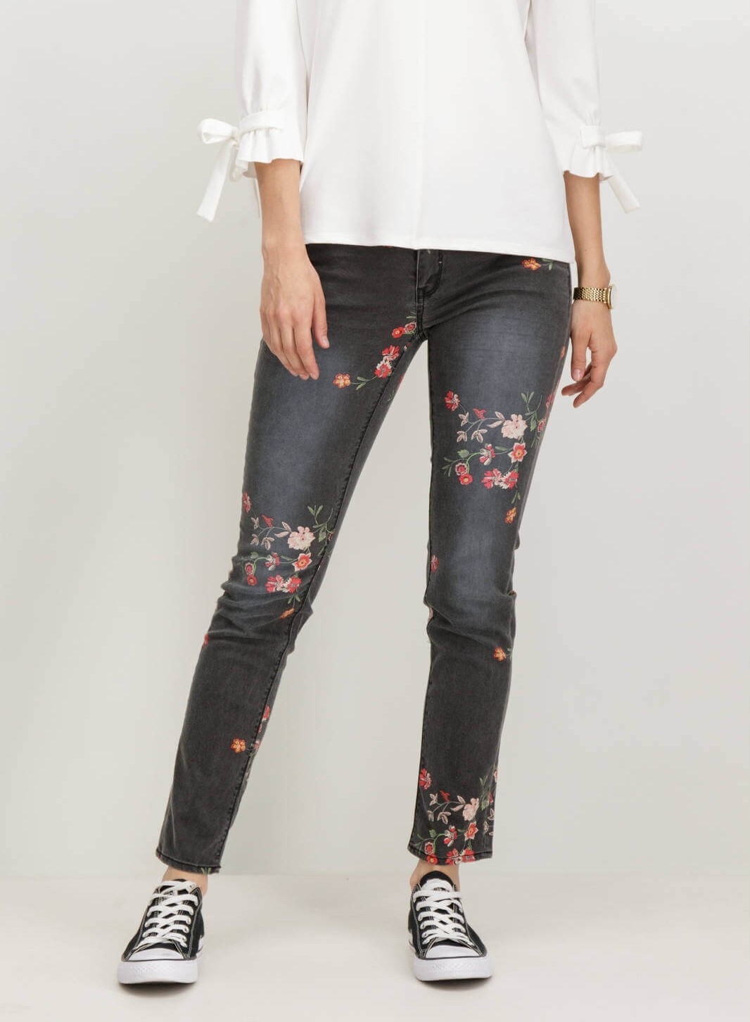 Jeans com estampa floral em cinza escuro para mulher da Garcia Jeans