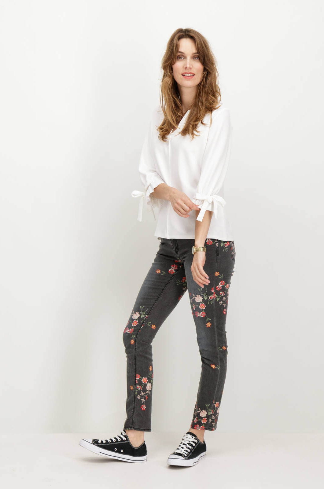 Frente de Jeans com estampa floral em cinza escuro para mulher da Garcia Jeans