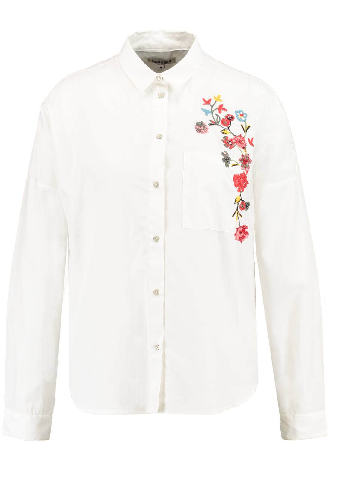 Camiseiro com flores bordadas em branco para mulher da Garcia Jeans