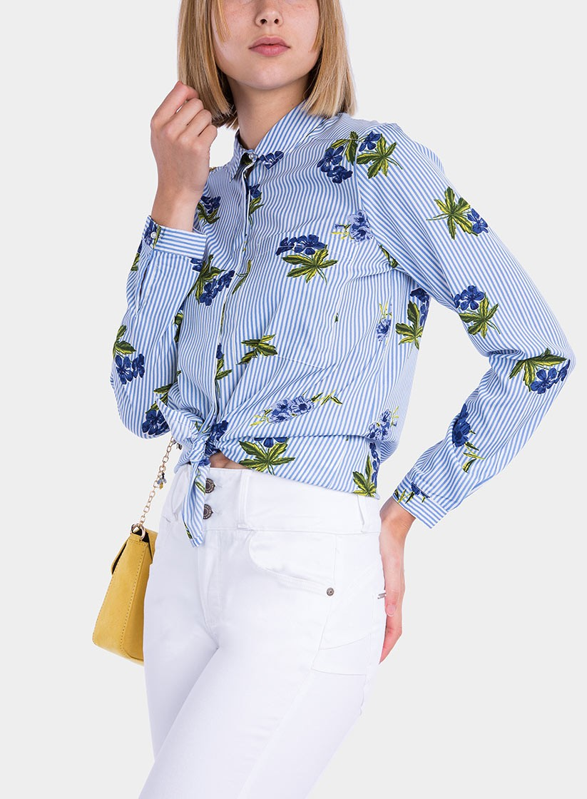 Frente de camisa estampada floral com pérola da Tiffosi
