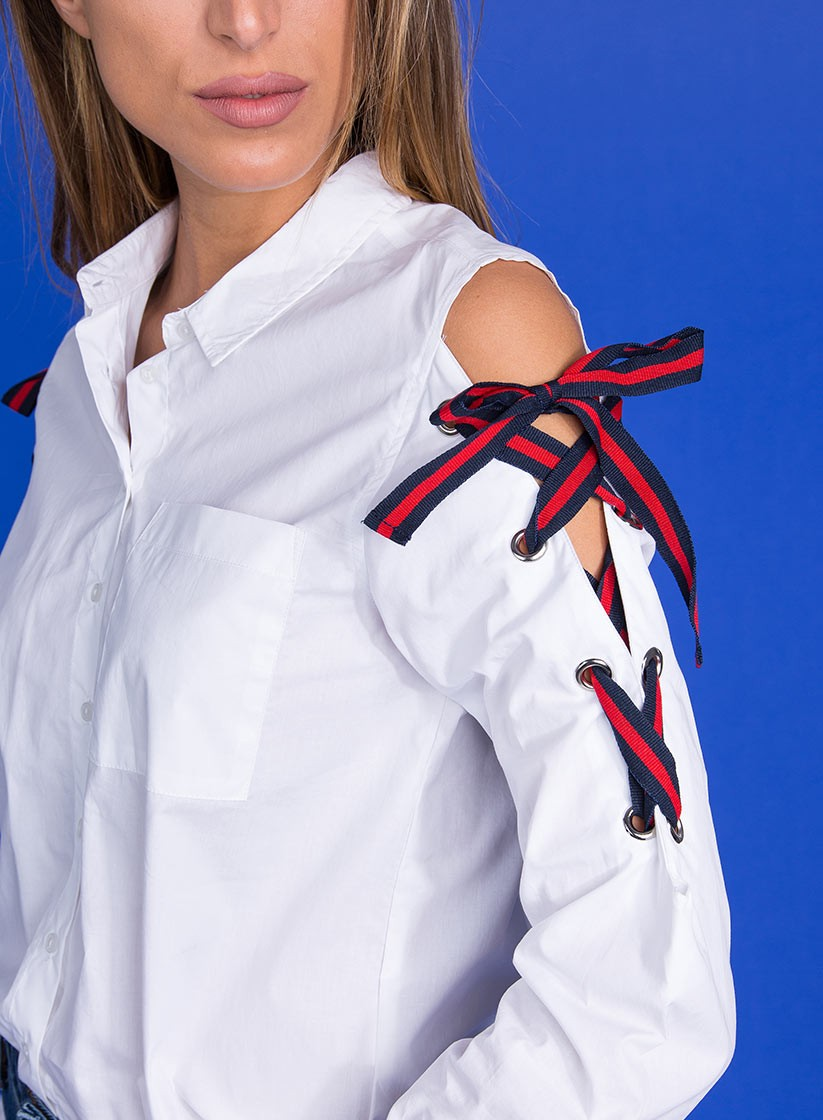 Lateral de blusa com laços bicolor da Tiffosi