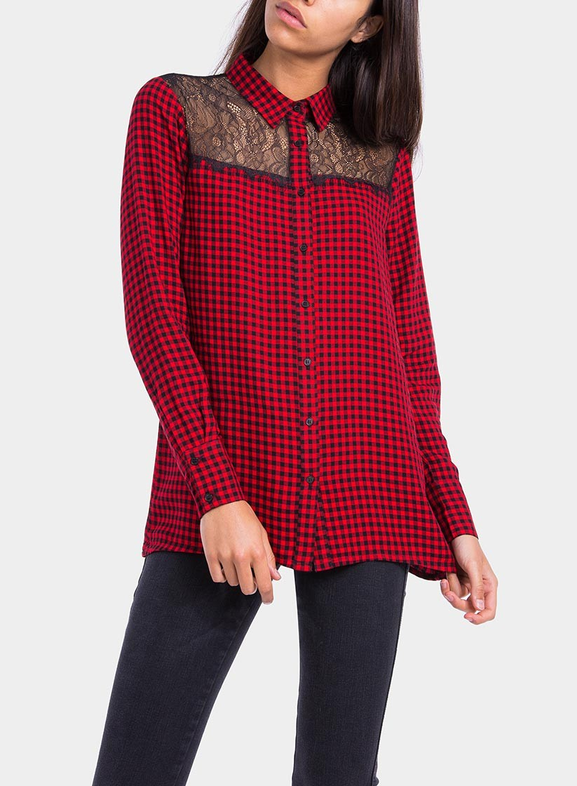 Camisa de xadrez vermelho e preto com renda, da Tiffosi