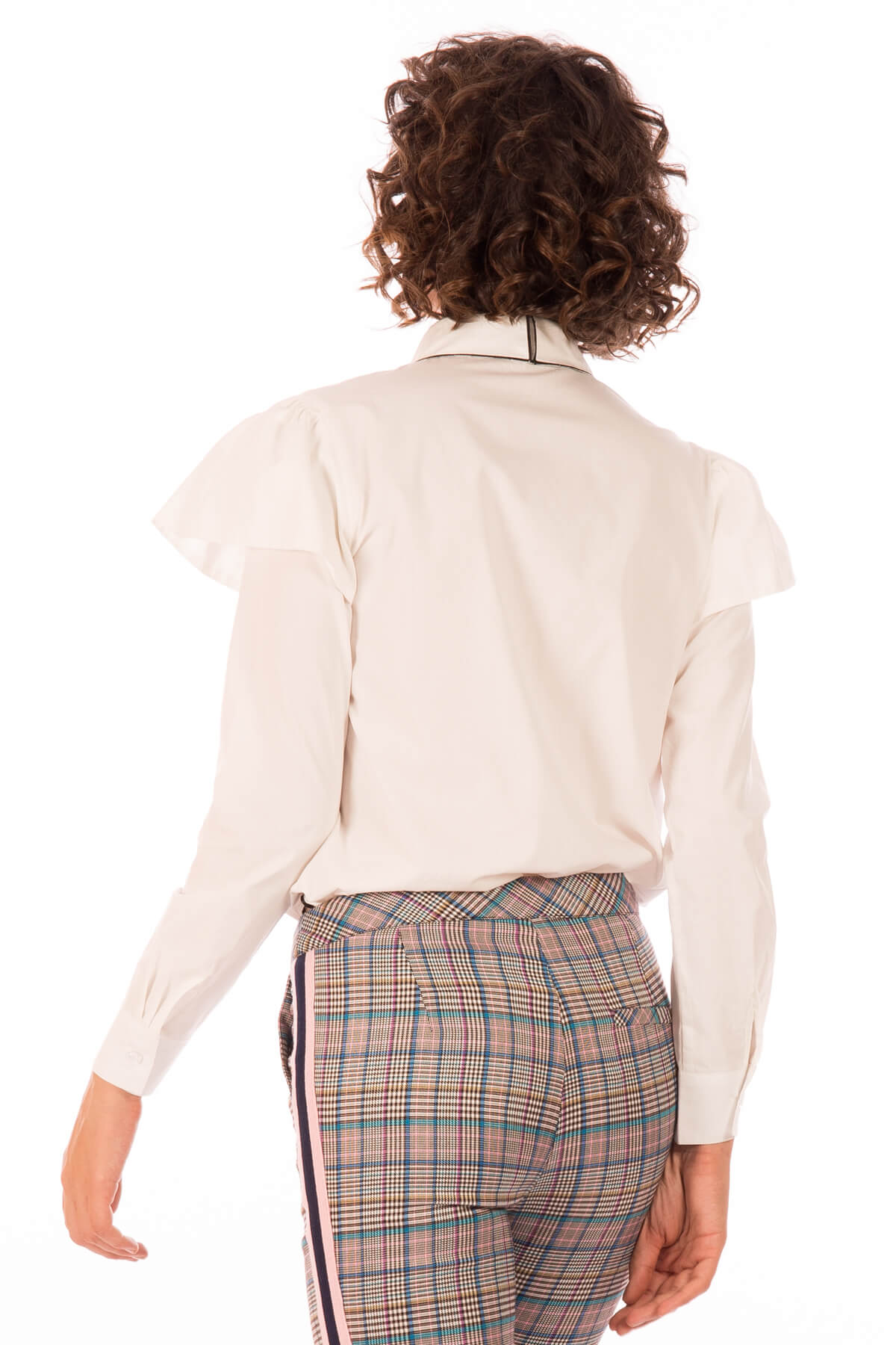 Costas de camisa com gola bordada em branco para mulher da Minueto