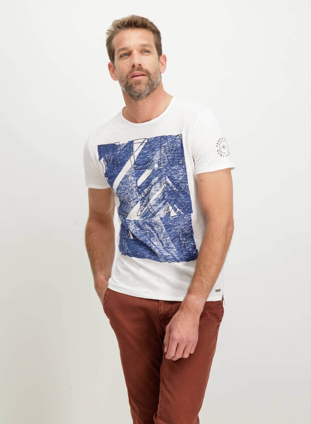 T-shirt branca bordada para homem da Garcia Jeans