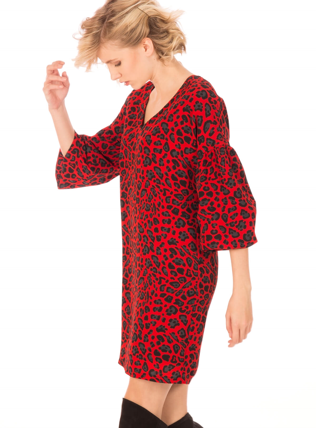 Lateral de vestido estampado leopardo vermelho da Minueto