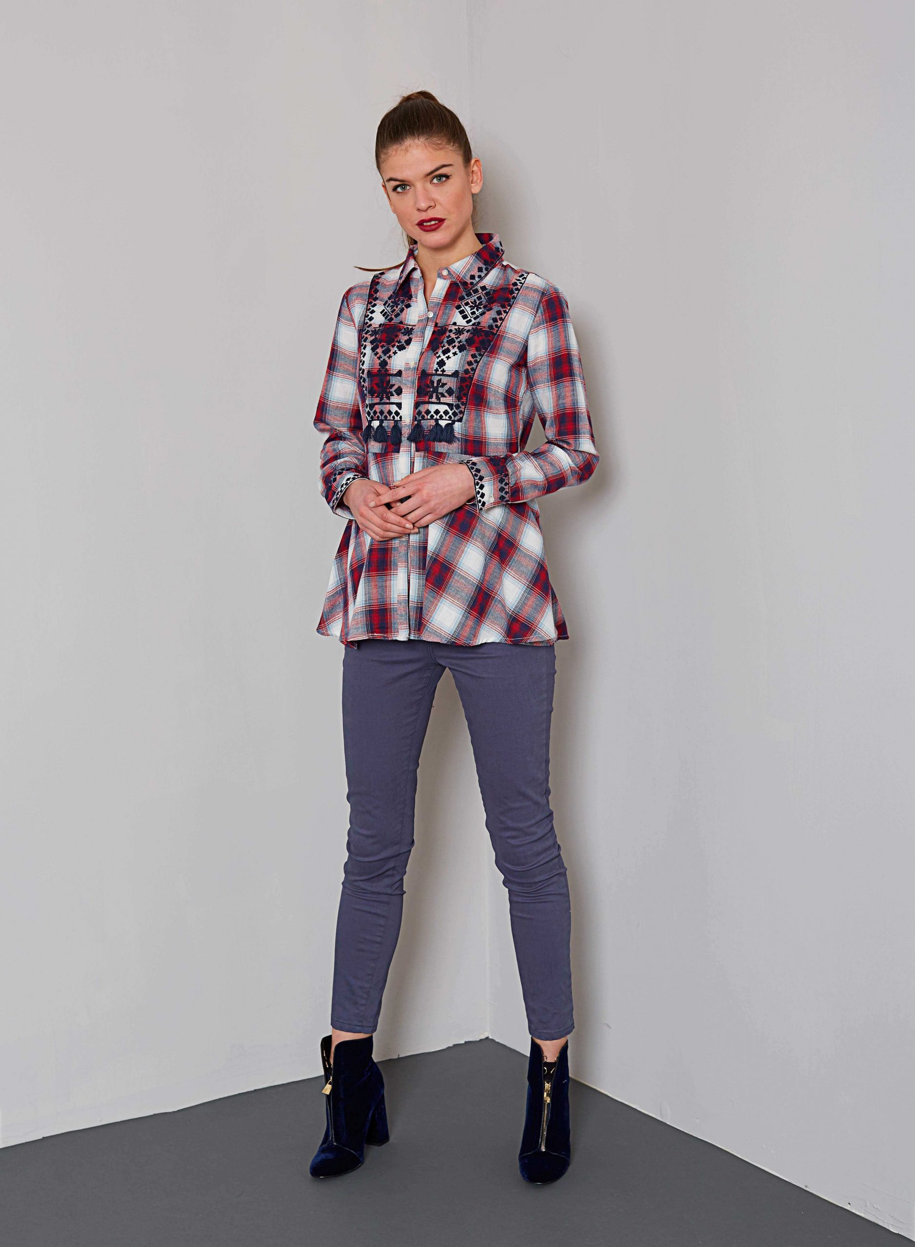 Camisa bordada em xadrez para mulher da Md`m