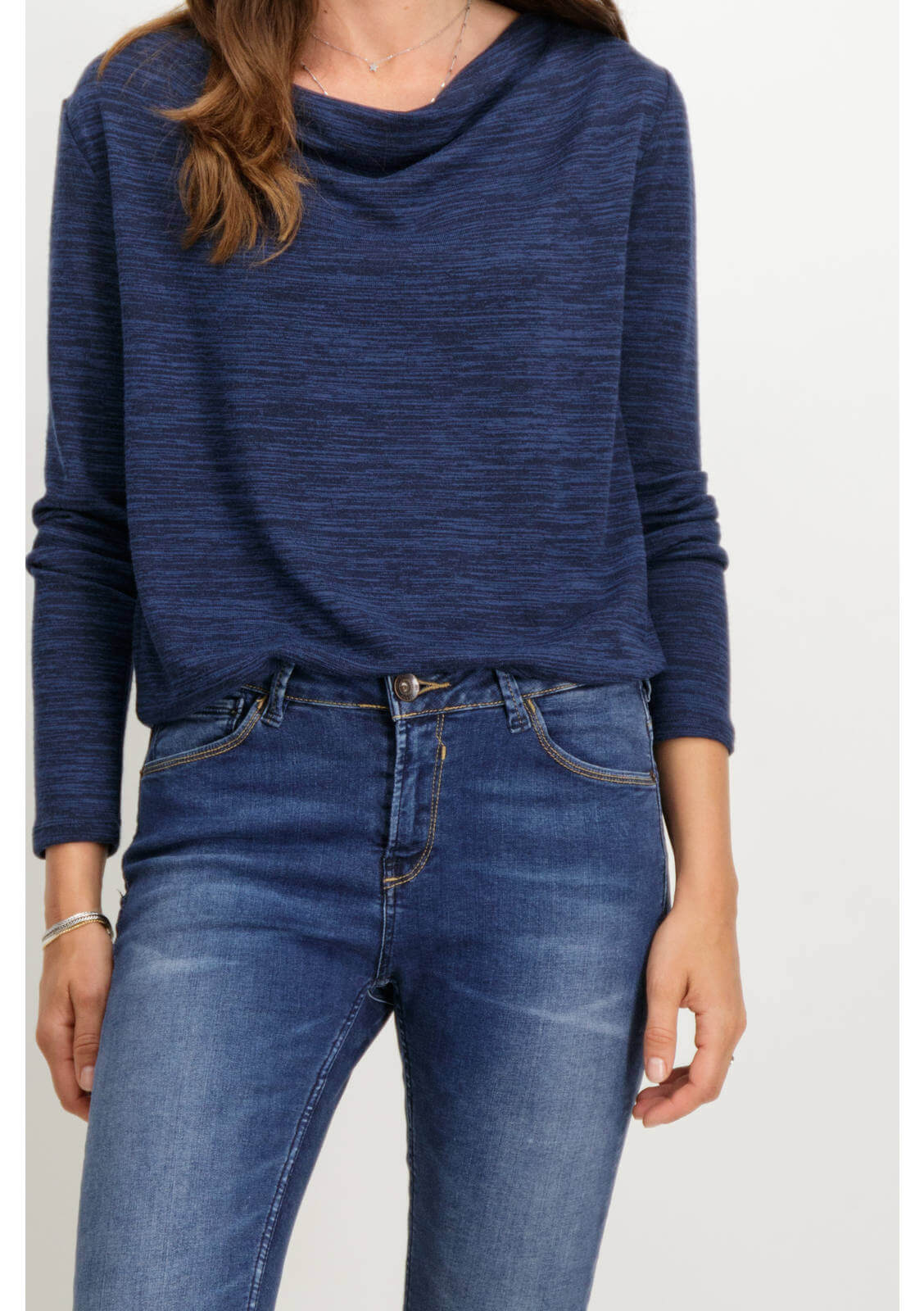 Camisola decote à barco azul para mulher da Garcia Jeans