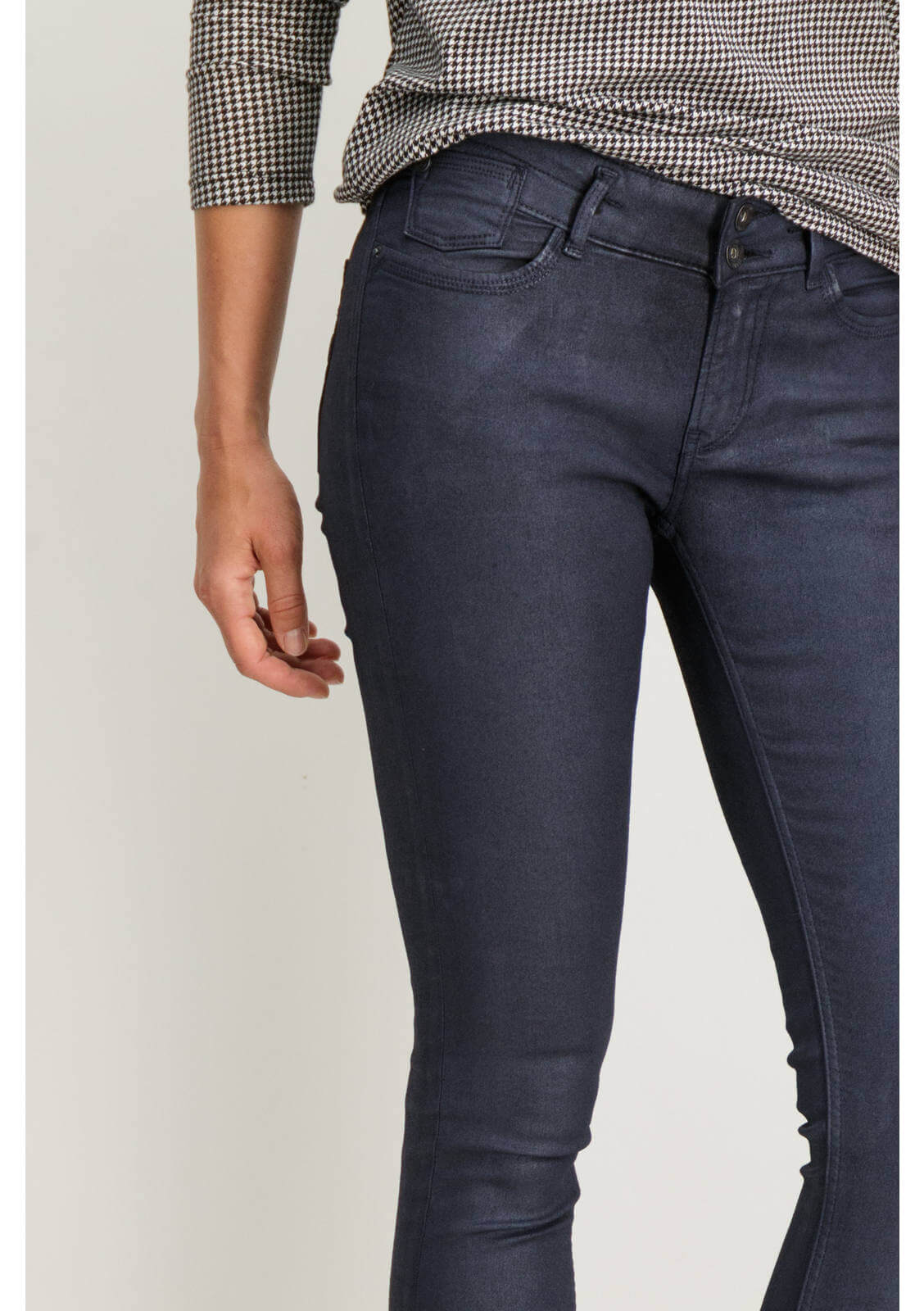 Calças azul escuro com brilho para mulher da Garcia Jeans