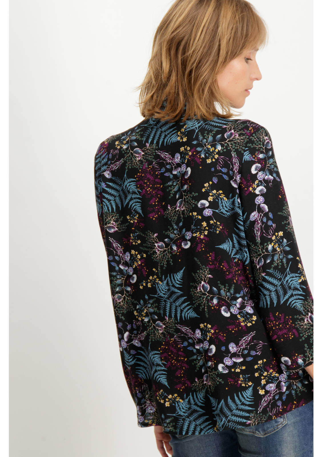 Blusa com laço na gola para mulher da Garcia Jeans
