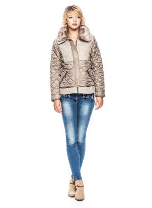 Casaco curto com pelo na gola em bege para mulher da Van-Dos