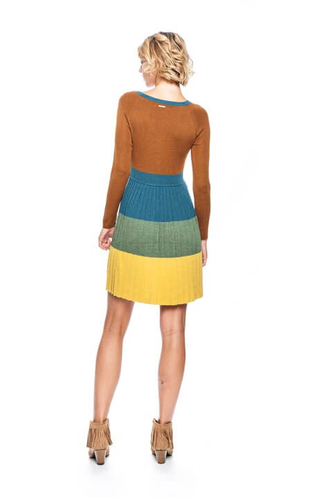 Costas de vestido multicor com decote em V da Van-Dos