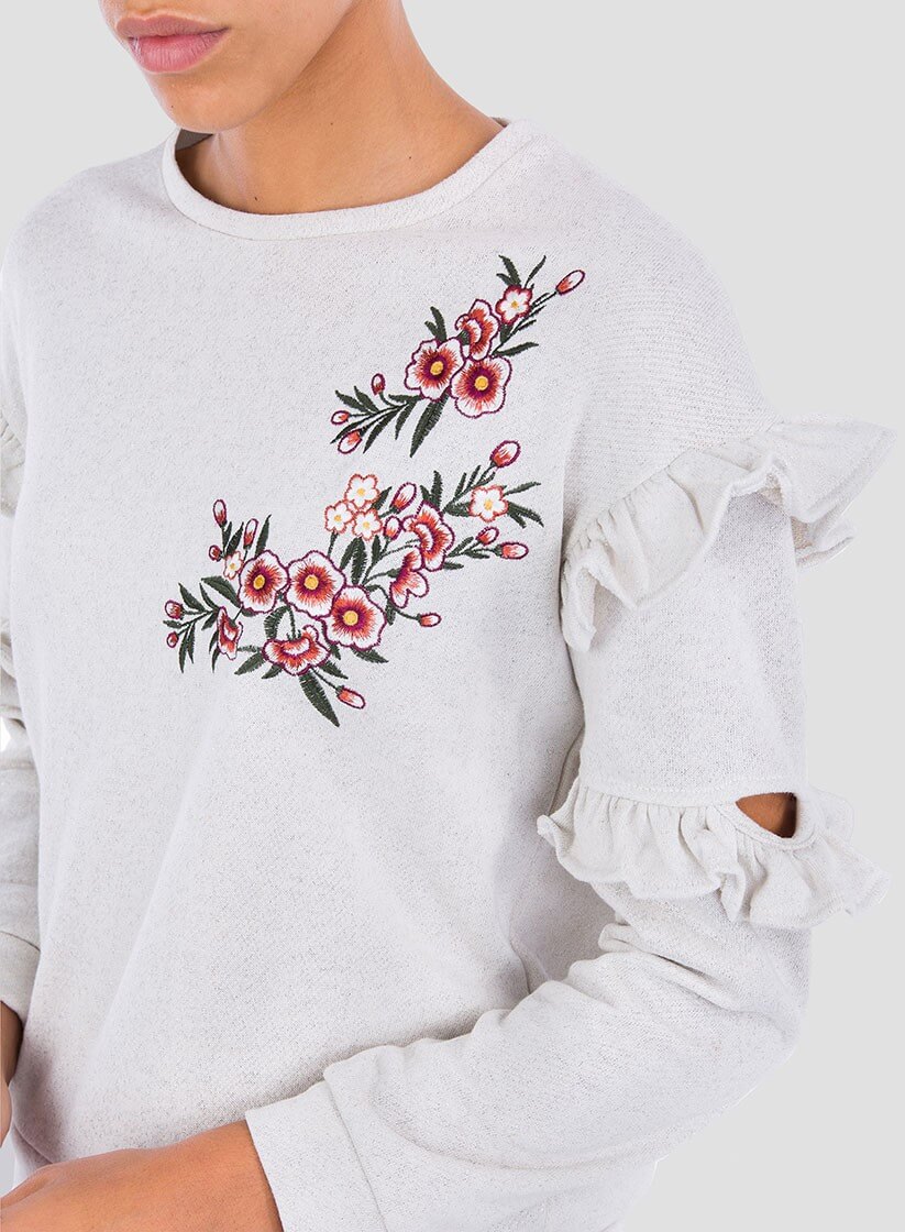 Pormenor da frente da sweatshirt bordado floral folhos para mulher da Tiffosi