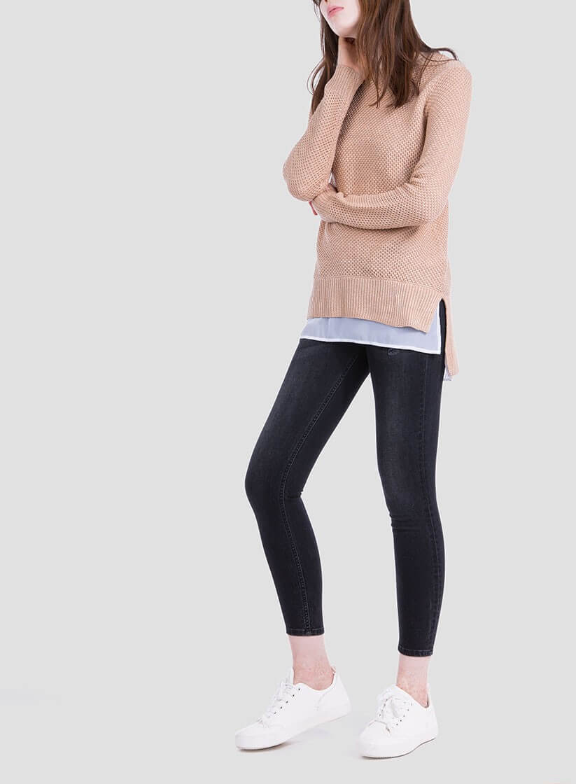 Frente da camisola bege combinada textura para mulher da Tiffosi