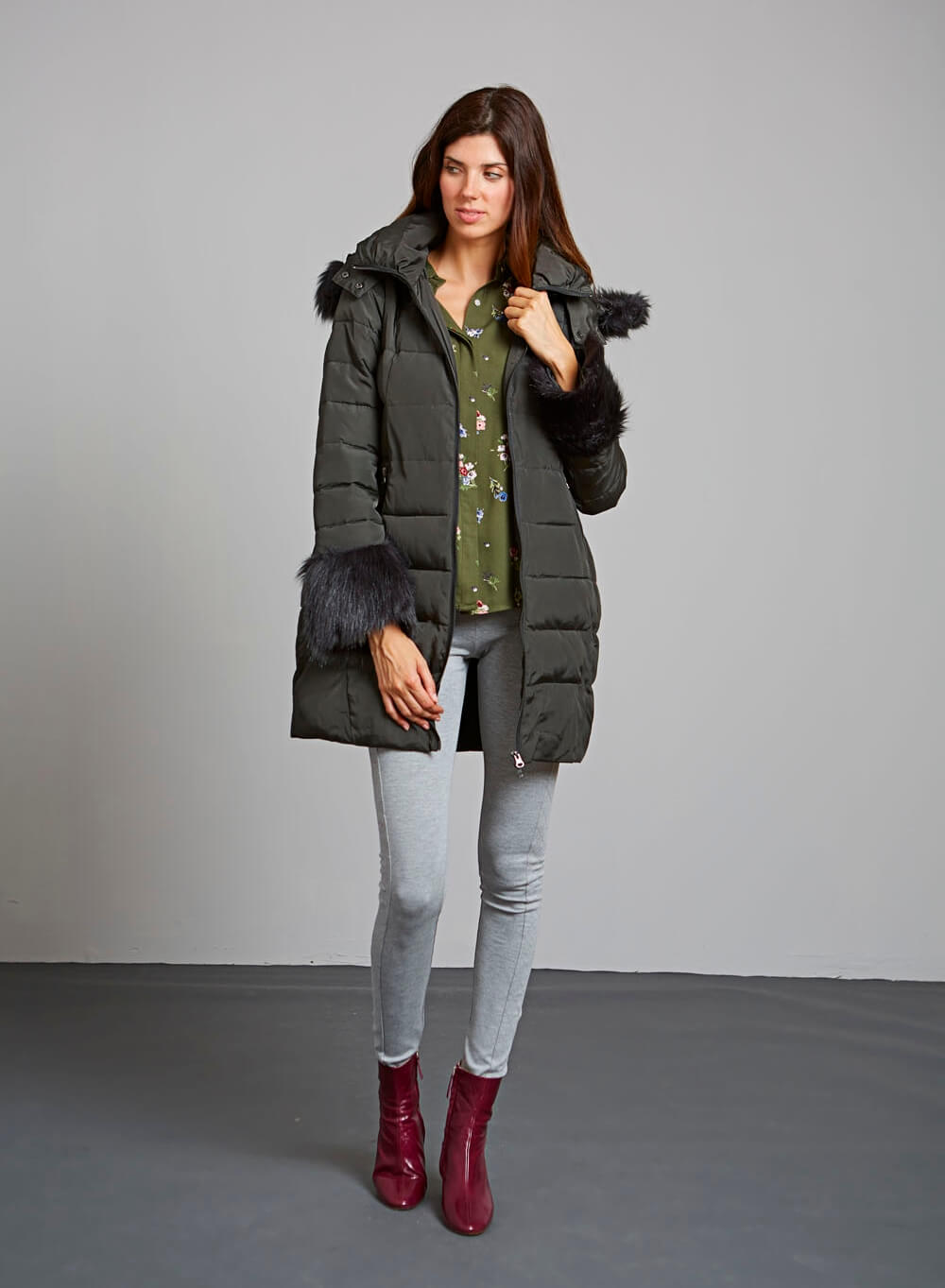 Parka com pelo no capuz e manga para mulher da Md`m