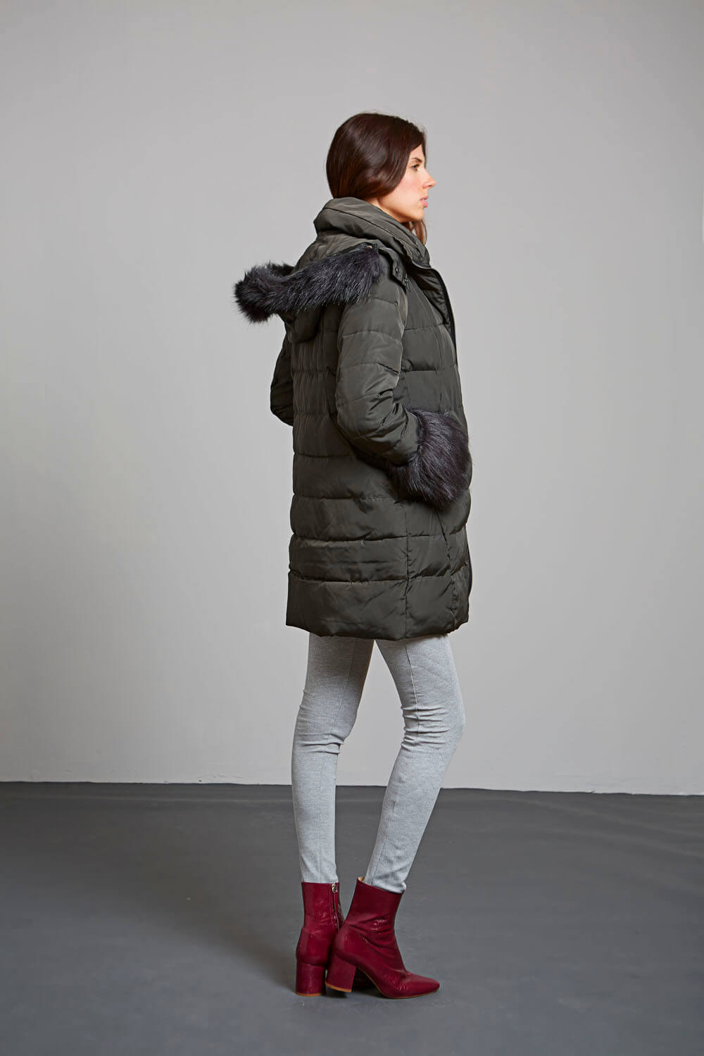 Parka com pelo no capuz e manga para mulher da Md`m