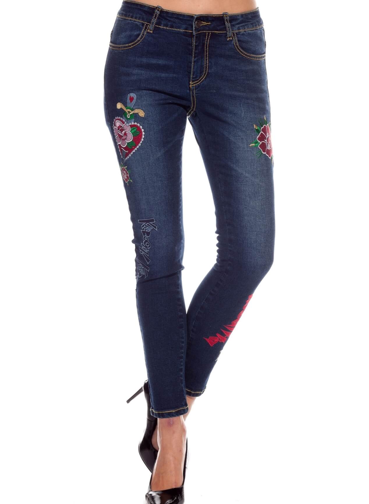 Jeans com corações bordados para mulher da Rosalita McGee