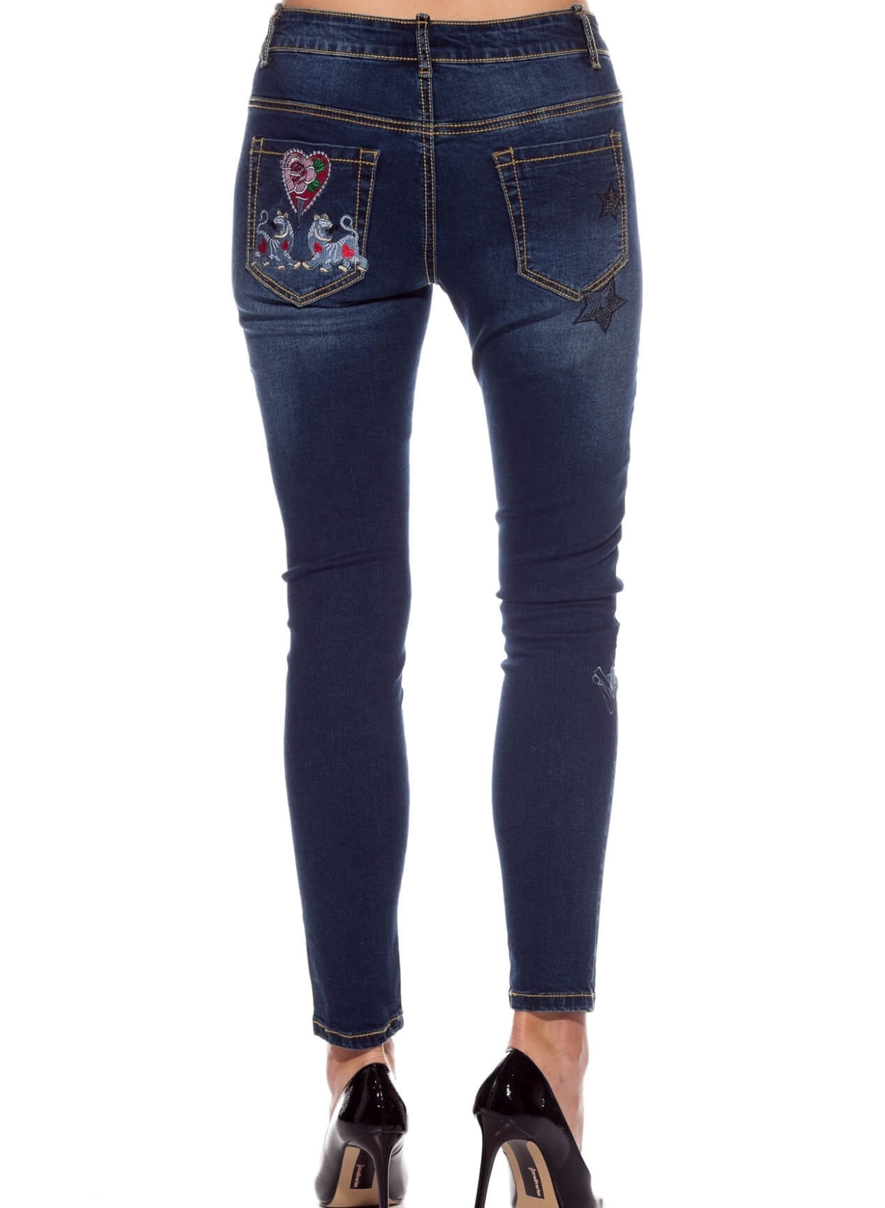 Jeans com corações bordados para mulher da Rosalita McGee
