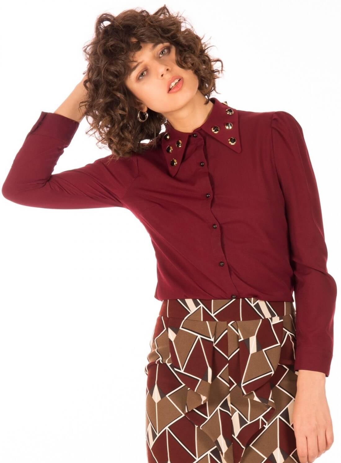 Camisa com bicos na gola para mulher da Minueto