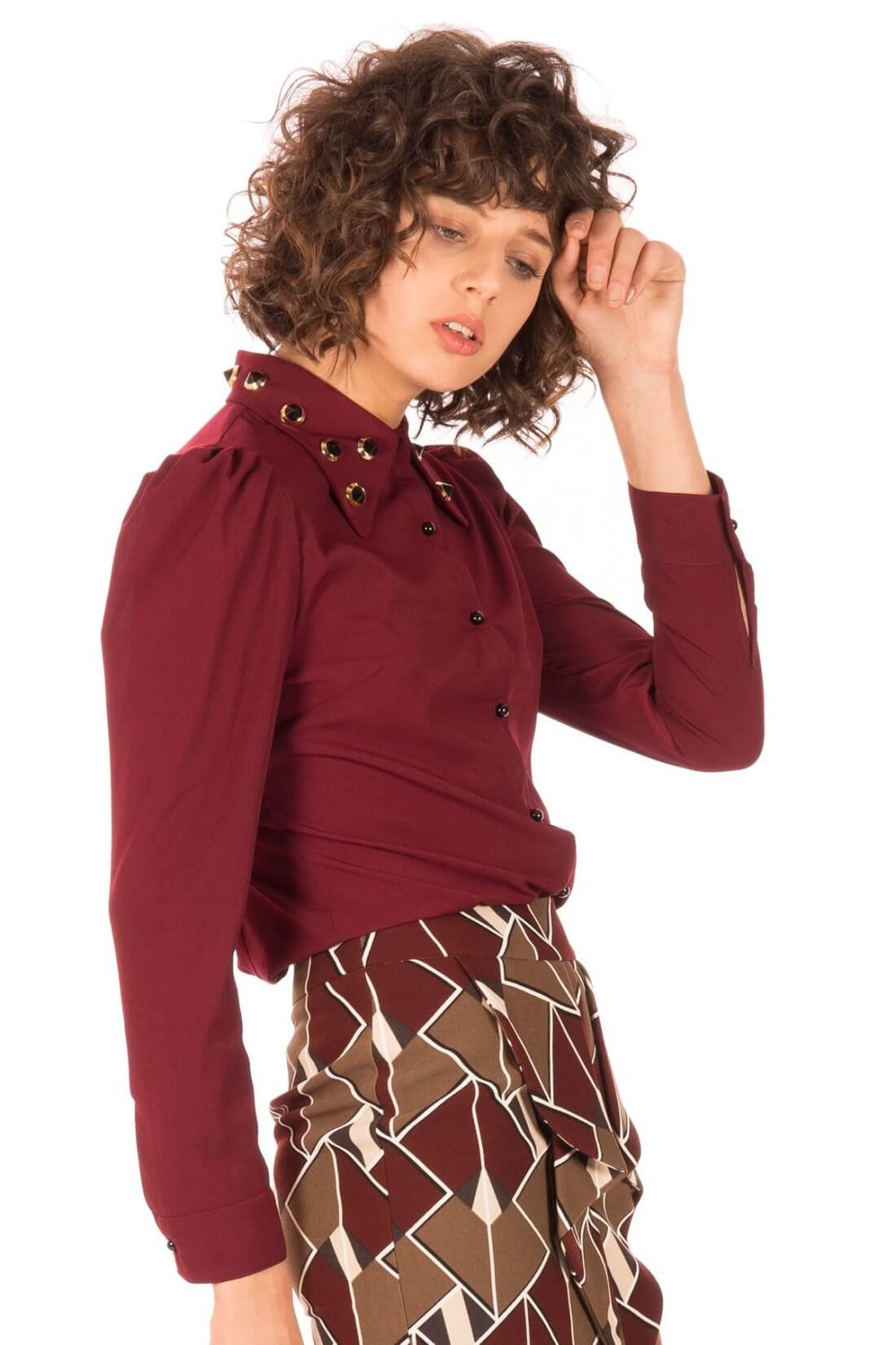 Camisa com bicos na gola para mulher da Minueto