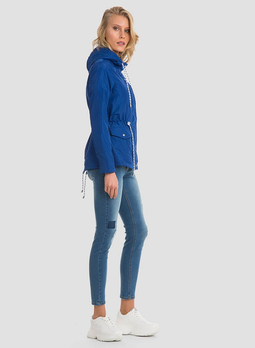 Parka azulão com capuz e cordões para mulher da Tiffosi