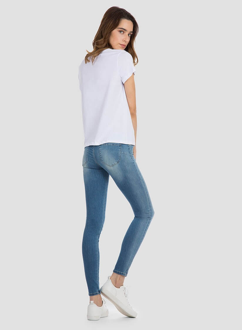 T´shirt branca com texto e pérolas para mulher da Tiffosi