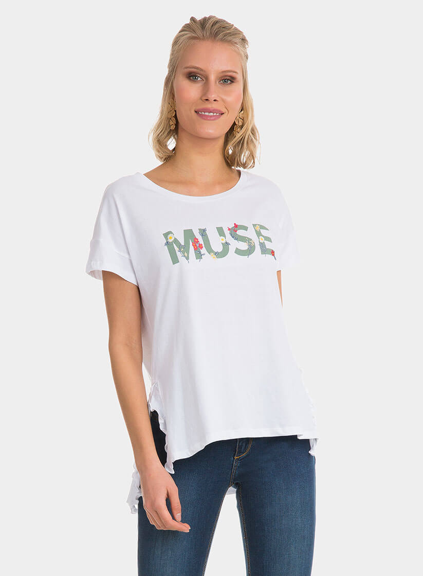 T´shirt branca com bordados e folhos da Tiffosi
