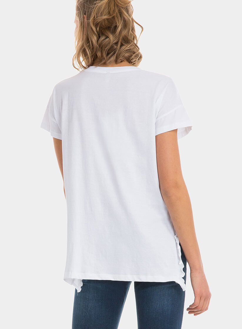 T´shirt branca com bordados e folhos da Tiffosi