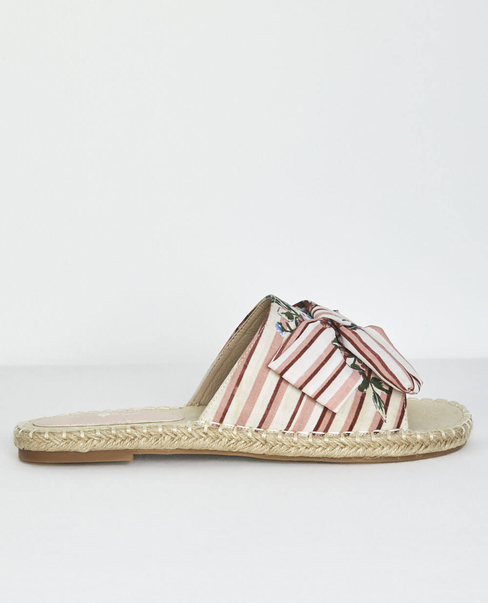 Sandália rosa com print floral da Surkana