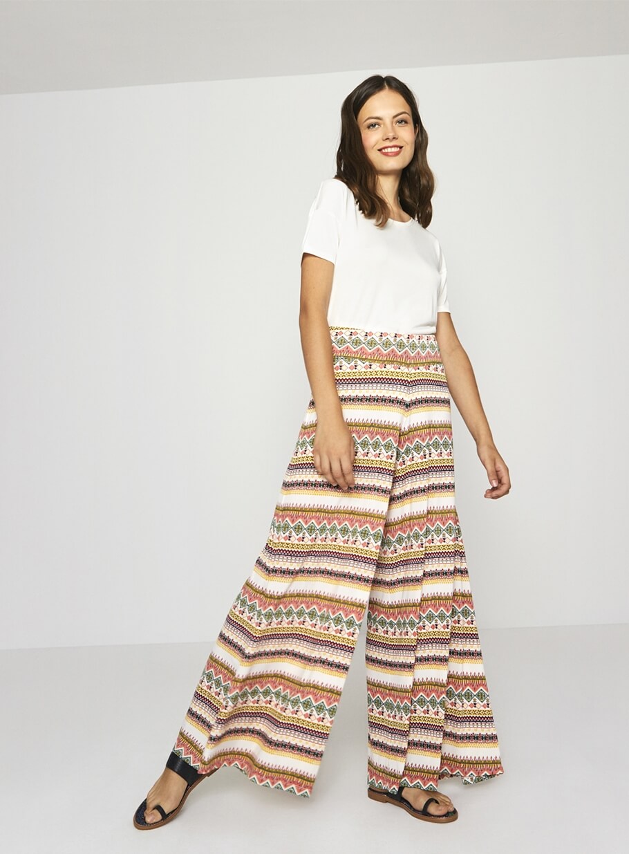 Calça larga com print da Surkana