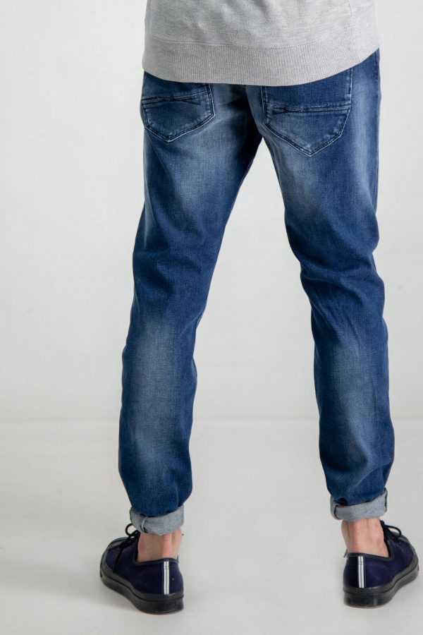 Jeans tapared com bolso anti-radiação para homem da Garcia Jeans