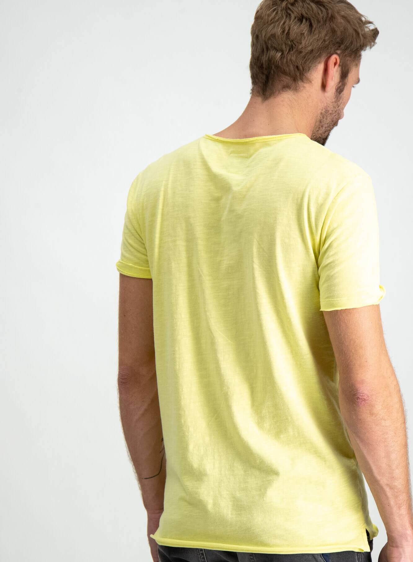 T-shirt amarela com print frontal para homem da Garcia Jeans