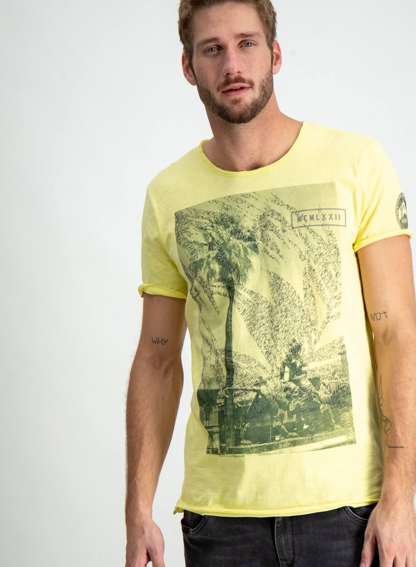 T-shirt amarela com print frontal para homem da Garcia Jeans