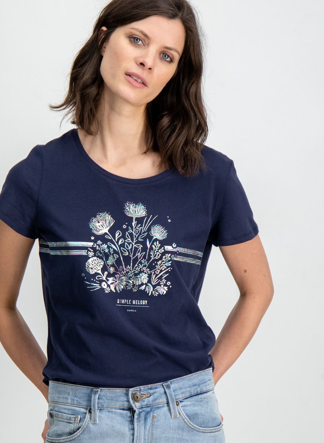 T-shirt azul com print ramo floral para mulher da Garcia Jeans