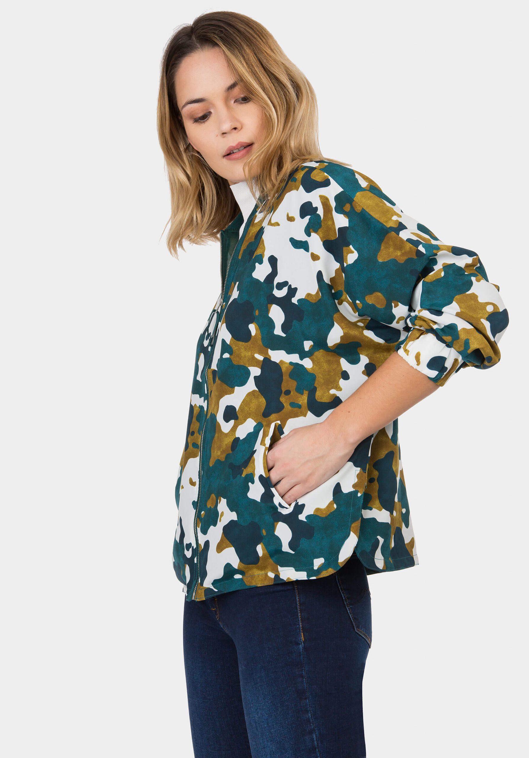 Bomber camuflado para mulher da Tiffosi