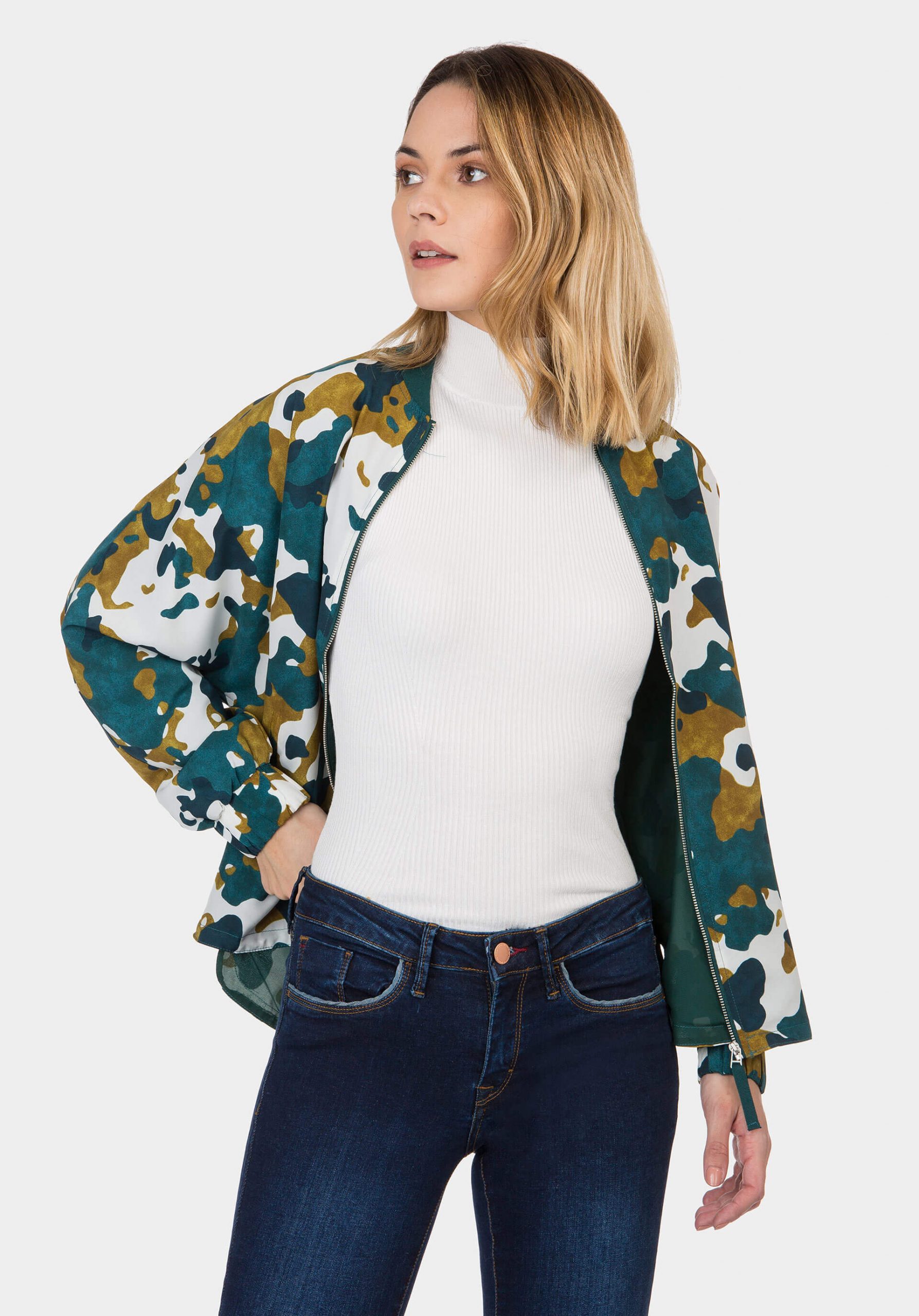 Bomber camuflado para mulher da Tiffosi
