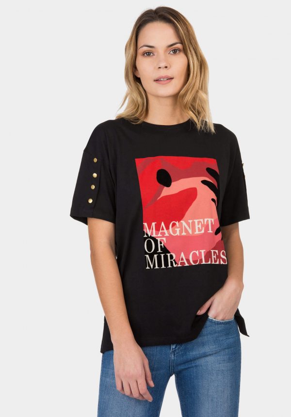 T-shirt preta c/ estampa vermelha para mulher da Tiffosi