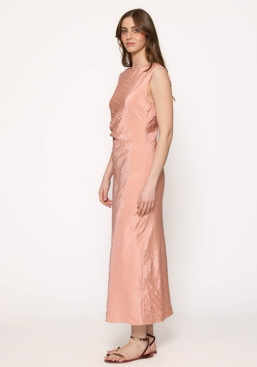 Vestido comprido rosa acetinado para mulher da Mdm