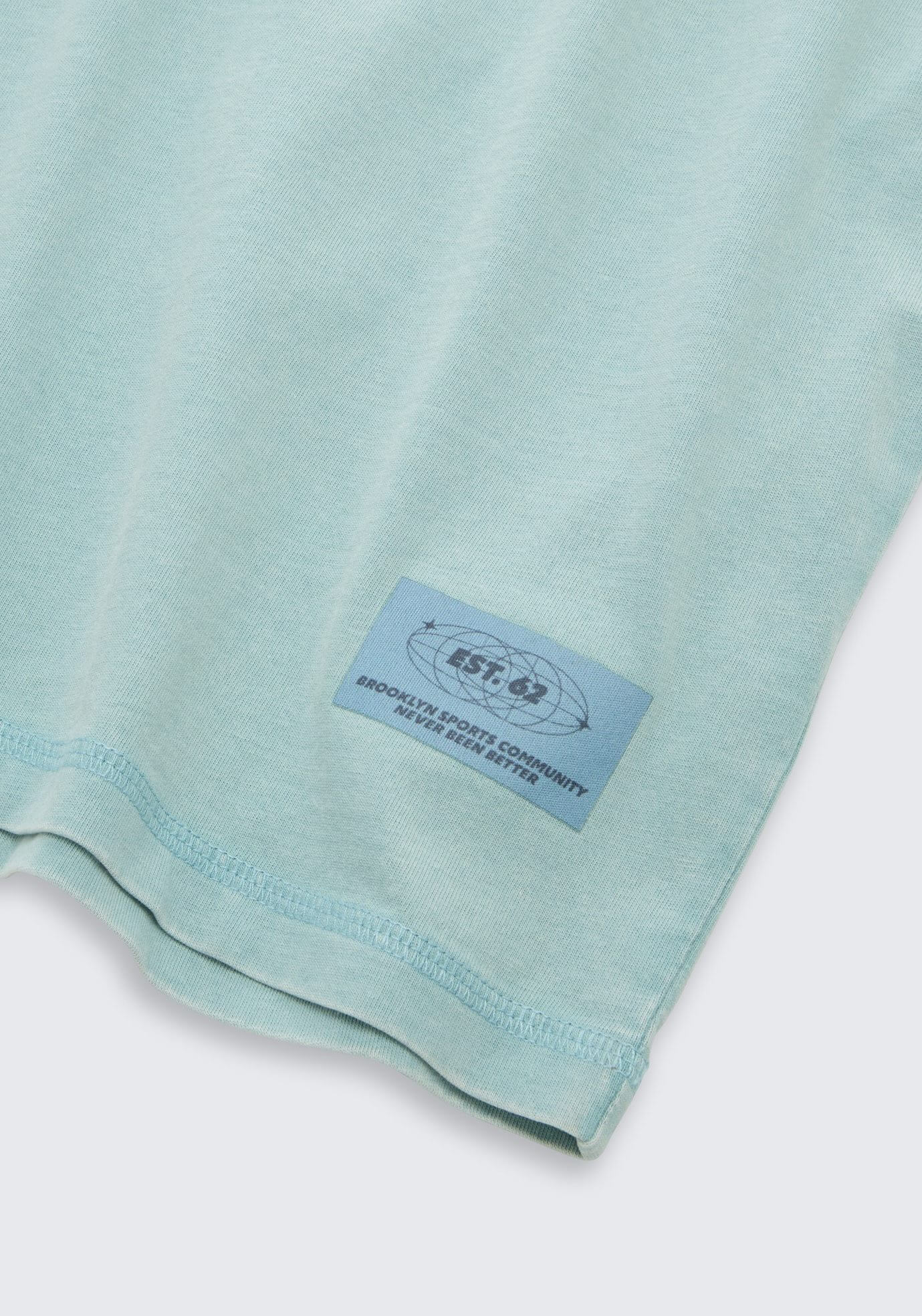 T-shirt lisa em tons de azul para boy da Tom Tailor
